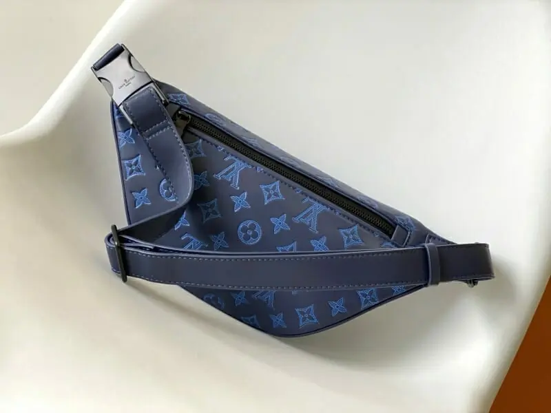 louis vuitton lv aaa qualite sacs ceinture pour homme s_110151b2